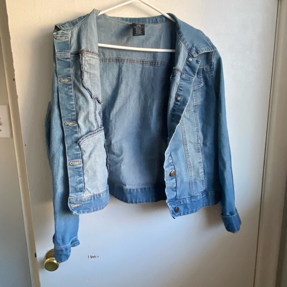 Jean jacket - Picture 3 of 3